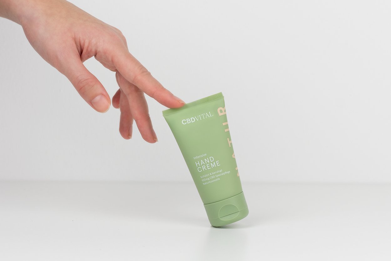 Handcreme mit CBD für trockene Hände